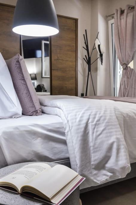 Menda Suite Heraklion  ภายนอก รูปภาพ