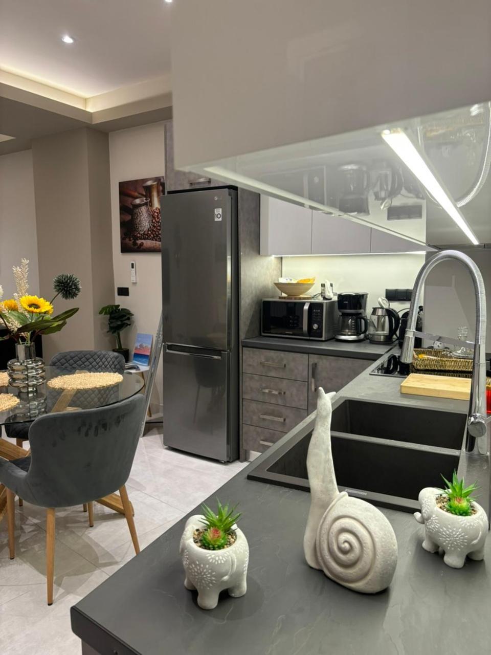 Menda Suite Heraklion  ภายนอก รูปภาพ